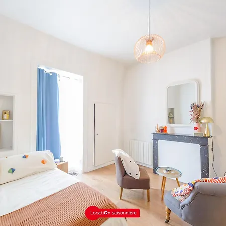 Proche Marche, Capacite 2 Pers. - Fr-1-535-69 * La Rochelle (Charente-Maritime)